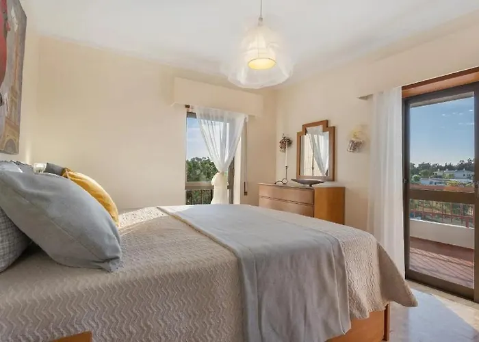 Becas House Apartment *